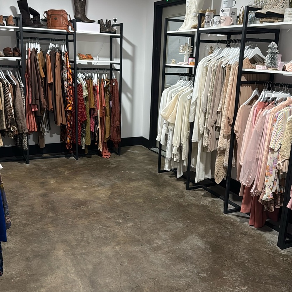 Trendy Tops & Blouses – Pick Live
